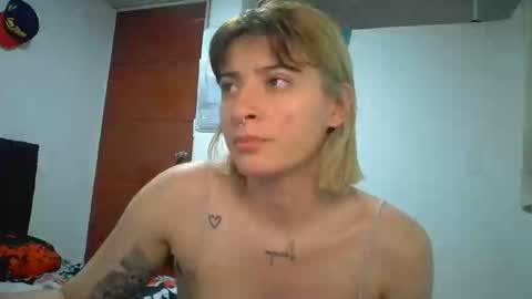 Mia-foster online show from April 15, 1:56 am