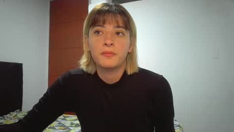 Snapshot of _genesid_dixton chatting on April 23, 1:51 am Mia-foster online show from April 23, 1:51 am