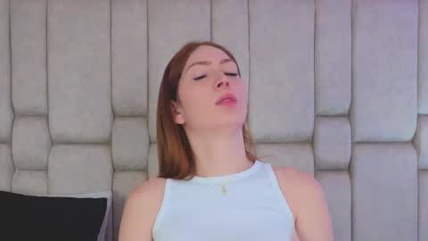 Snapshot of _gingercherry_ chatting on January 19, 7:56 am Ginger Cherry online show from January 19, 7:56 am