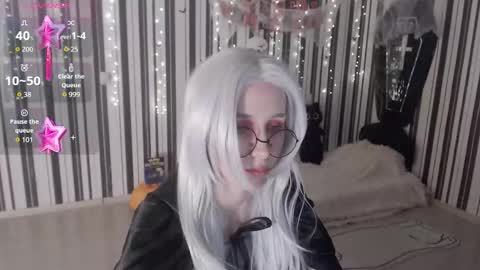 Hannaolotl online show from October 31, 1:23 pm