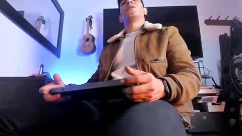 Snapshot of _heracles1 chatting on December 8, 3:45 pm Heracles online show from December 8, 3:45 pm