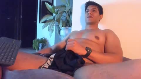 Snapshot of _heracles1 chatting on January 9, 1:52 am Heracles online show from January 9, 1:52 am