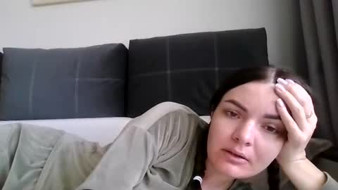 Snapshot of _hidden_frommymoom_ chatting on March 17, 7:55 am Criss4u online show from March 17, 7:55 am