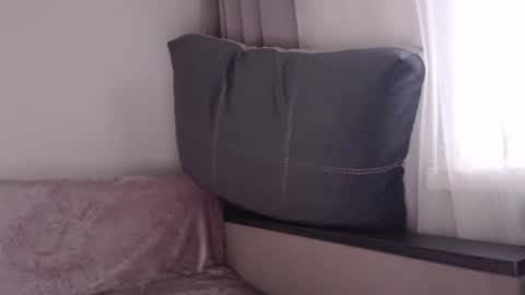 Snapshot of _hidden_frommymoom_ chatting on March 19, 6:17 am Criss4u online show from March 19, 6:17 am