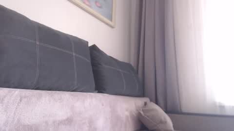 Snapshot of _hidden_frommymoom_ chatting on March 20, 7:24 am Criss4u online show from March 20, 7:24 am