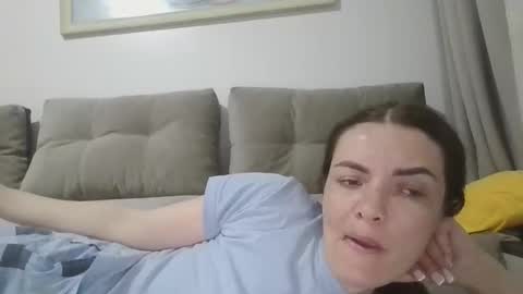 Snapshot of _hidden_frommymoom_ chatting on April 9, 6:24 pm Criss4u online show from April 9, 6:24 pm