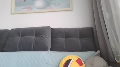 Snapshot of _hidden_frommymoom_ chatting on April 13, 6:30 am Criss4u online show from April 13, 6:30 am