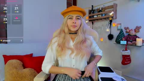 _hottie__ online show from December 15, 10:26 pm