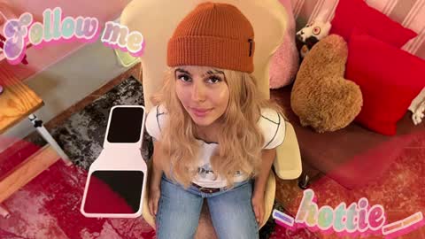 _hottie__ online show from January 28, 10:45 pm