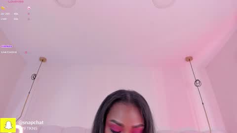 Darlis  online show from October 21, 8:20 pm