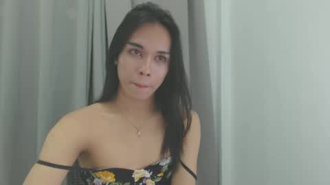 yanie online show from March 5, 1:10 am