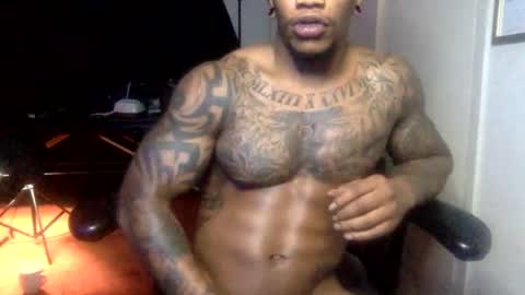 Snapshot of _infamous_ chatting on December 2, 4:09 am Tatted34 aka PimpDaddy SlickDick online show from December 2, 4:09 am