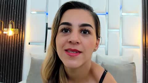 Snapshot of _iris1_ chatting on February 25, 11:30 am Iris online show from February 25, 11:30 am