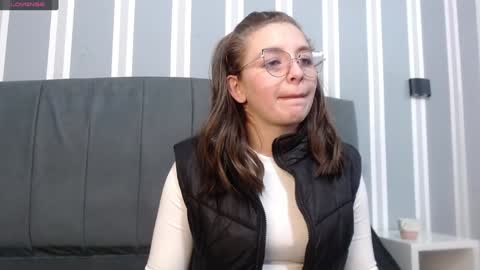 Snapshot of _isaabellaa chatting on December 19, 3:08 pm Isa online show from December 19, 3:08 pm
