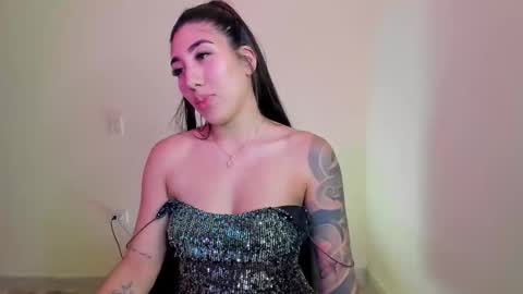 Snapshot of _isabella99_ chatting on October 5, 6:12 am Isabella online show from October 5, 6:12 am