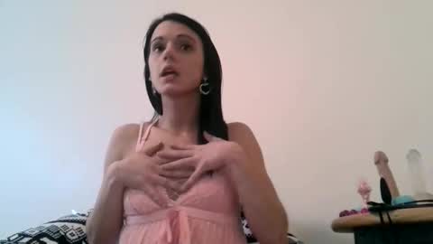 Snapshot of _ittybitty chatting on December 30, 9:40 pm  ittybitty online show from December 30, 9:40 pm