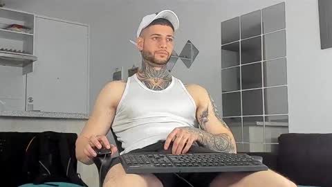 Snapshot of _jamesleandros chatting on December 23, 3:01 pm jeison online show from December 23, 3:01 pm