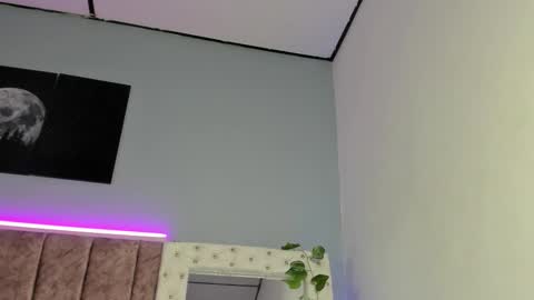 Jasmine online show from November 8, 1:44 pm