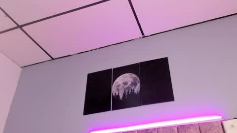 Jasmine online show from December 5, 1:52 pm