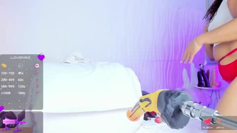 Snapshot of _jasminnee_ chatting on January 12, 12:55 pm _jasminnee_ online show from January 12, 12:55 pm