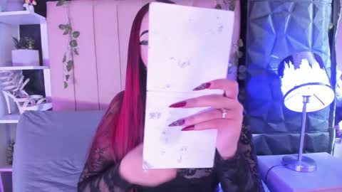 Mia online show from February 13, 2:57 pm