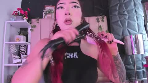 Mia online show from February 23, 2:36 pm