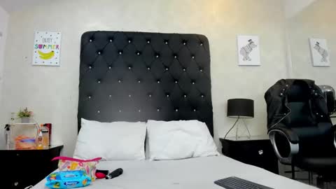 Snapshot of _johnson_alana chatting on May 1, 11:59 am _johnson_alana online show from May 1, 11:59 am