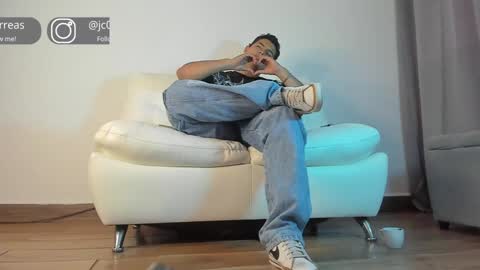Snapshot of _juanes__ chatting on January 5, 9:57 pm _juanes__ online show from January 5, 9:57 pm