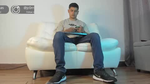 Snapshot of _juanes__ chatting on January 7, 7:17 pm _juanes__ online show from January 7, 7:17 pm
