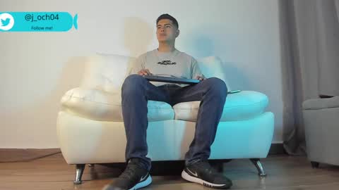 Snapshot of _juanes__ chatting on January 7, 10:19 pm _juanes__ online show from January 7, 10:19 pm