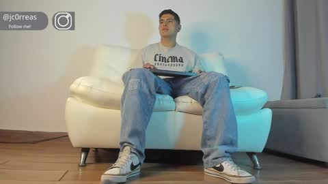 Snapshot of _juanes__ chatting on January 10, 11:50 pm _juanes__ online show from January 10, 11:50 pm