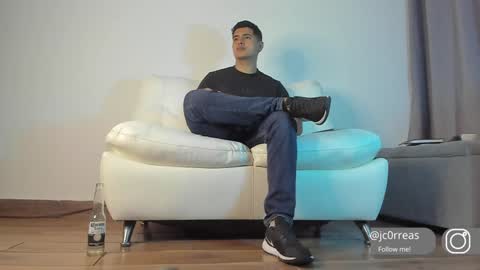 Snapshot of _juanes__ chatting on January 12, 1:32 am _juanes__ online show from January 12, 1:32 am