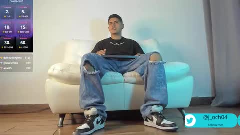Snapshot of _juanes__ chatting on February 23, 1:35 am _juanes__ online show from February 23, 1:35 am