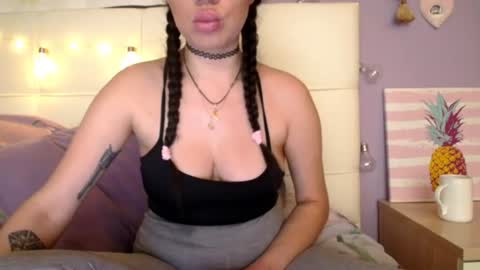 Snapshot of _juliaa22 chatting on June 29, 9:59 am lil J online show from June 29, 9:59 am