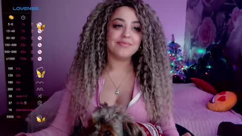 Snapshot of _just_a_queen_3 chatting on December 14, 6:20 pm _just_a_queen_3 online show from December 14, 6:20 pm