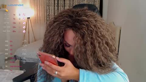 Snapshot of _just_a_queen_3 chatting on September 26, 4:44 pm _just_a_queen_3 online show from September 26, 4:44 pm