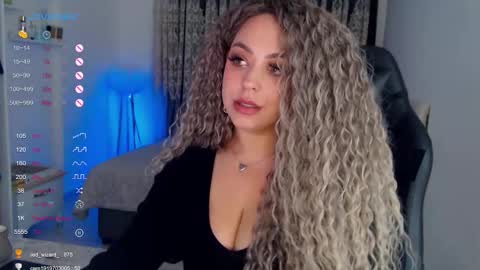 _just_a_queen_3 online show from January 12, 8:03 pm