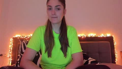 _just_a_simple_girl online show from January 16, 11:37 am