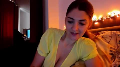 _just_a_simple_girl online show from September 26, 10:41 am