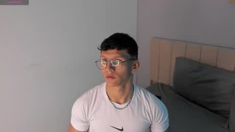 justin online show from February 5, 4:28 am