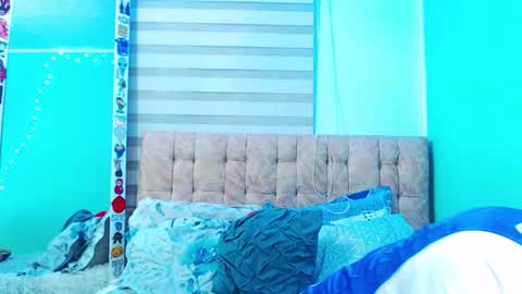 mod online show from February 13, 5:25 am