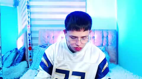 mod online show from May 8, 8:03 pm