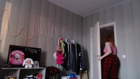 katemiller online show from January 14, 9:45 am