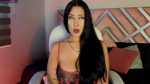 kelly online show from February 8, 3:21 pm