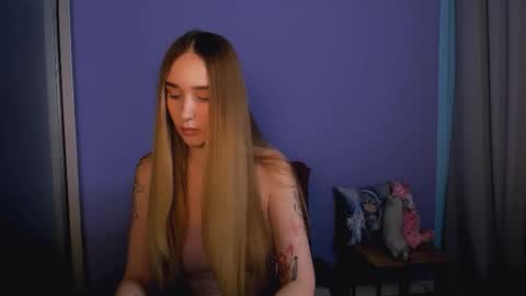 _kellykitten_ online show from November 22, 10:47 am