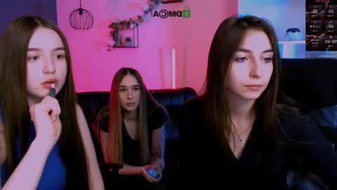 _kellykitten_ online show from March 23, 10:19 am