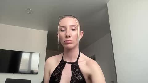 Snapshot of _kellystar_ chatting on April 15, 11:17 am Kelly online show from April 15, 11:17 am