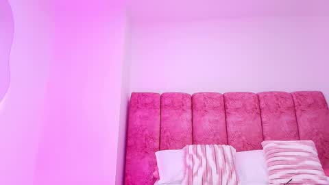 Kendall online show from November 10, 11:53 am