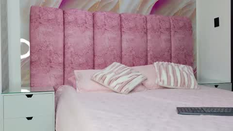 Kendall online show from February 19, 11:50 am