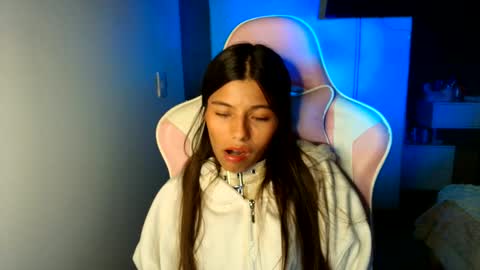 Snapshot of _khloe_sweet chatting on June 5, 11:54 pm khloe sweet online show from June 5, 11:54 pm